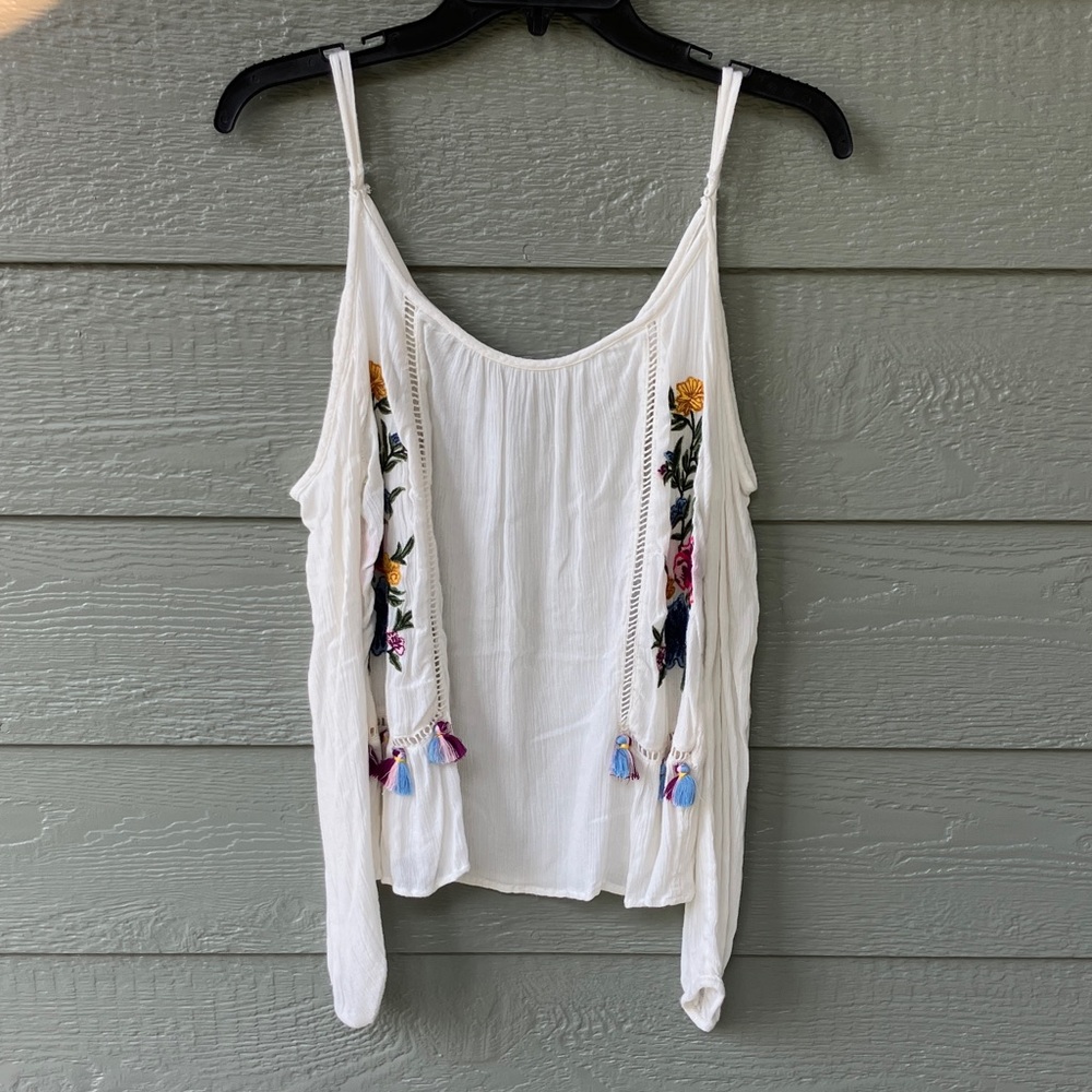 ARIZONA JEAN CO Embroidered White Shirt